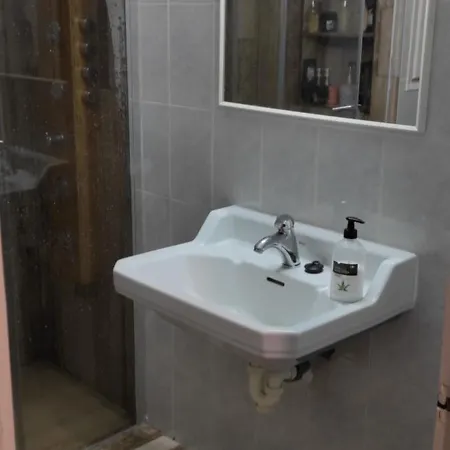 Homestay Romani - Casa Compartida Con Propietario - Bano Compartido